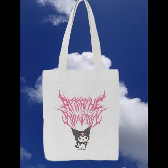 Sanrio Handbags - Y2K “Vintage” Sanrio  Kuromi Bag